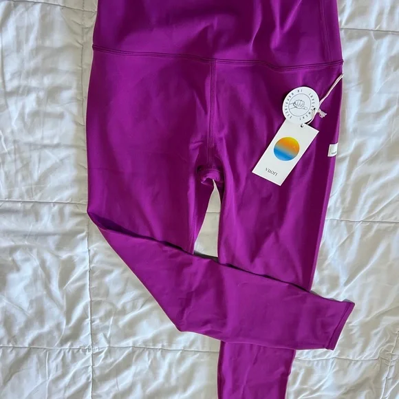 NWT Vuori all the feels Magenta Leggings - Picture 4 of 6